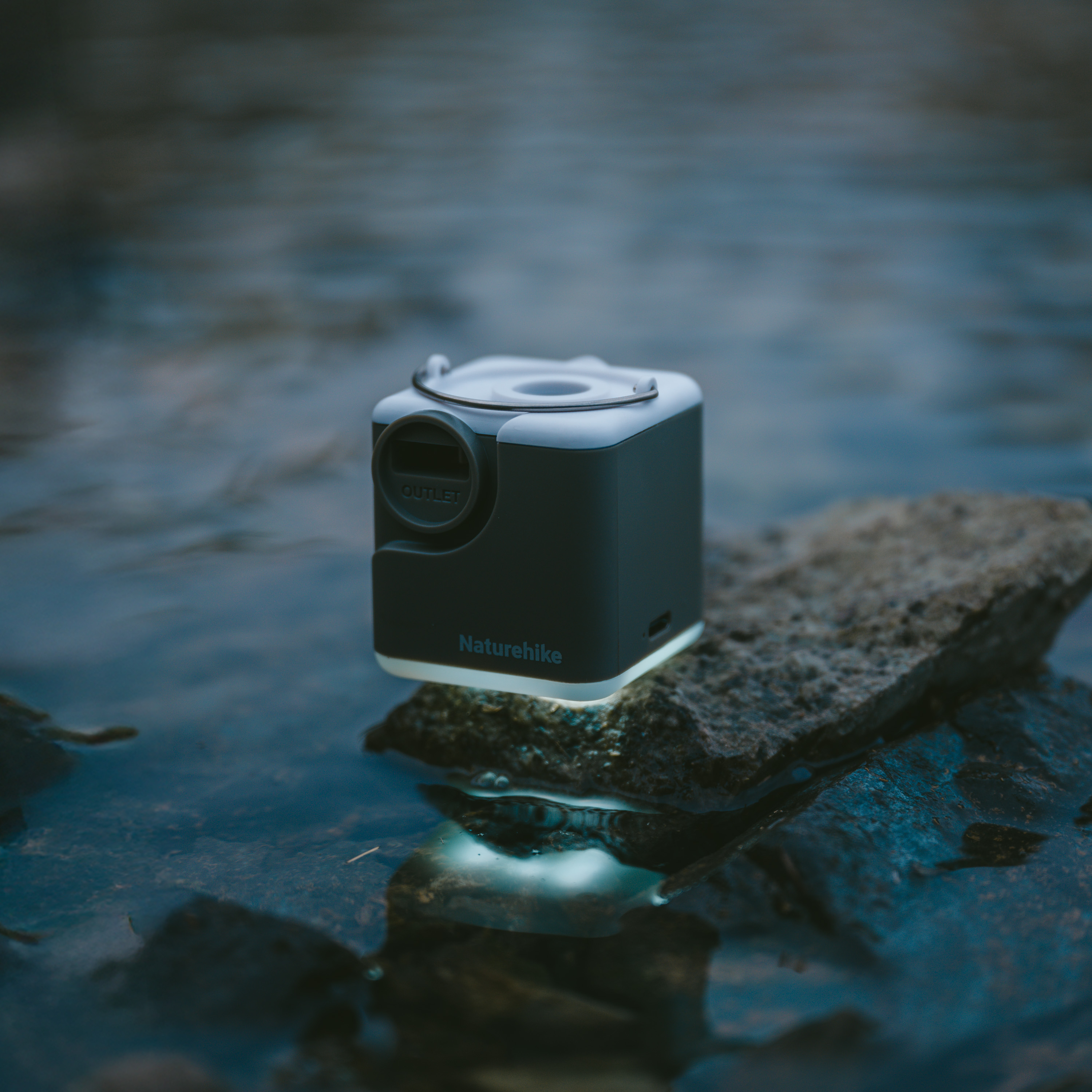 Naturehike Wind mini 2 kompresor/pumpa se světlem 104g - zelená